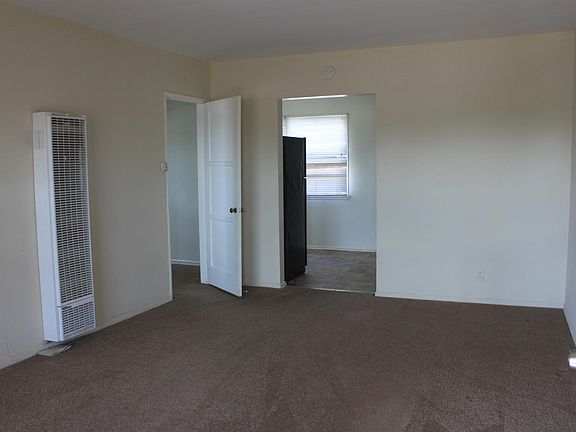 2nd image of 1547 W 105th St APT D