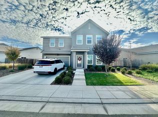377 Huntington Ave S, Madera, CA 93636