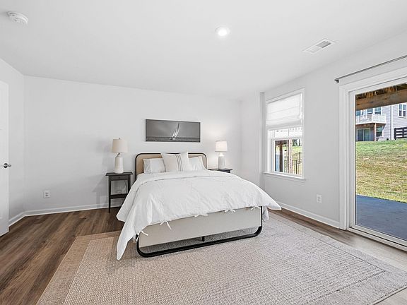 4th image of 4444 Alston St