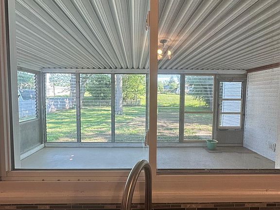 5th image of 440 Birch Hill Dr
