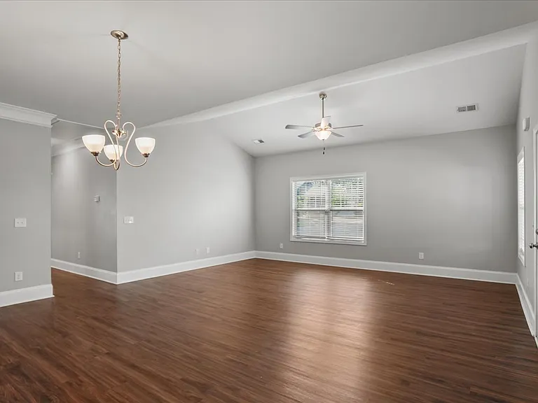 408 Senate St — Photo 5