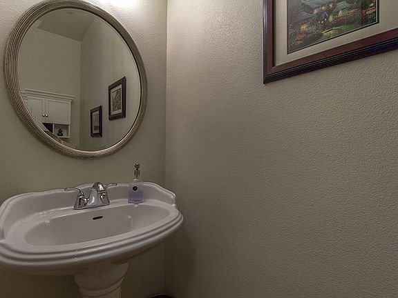 5th image of 4414 Cedar St