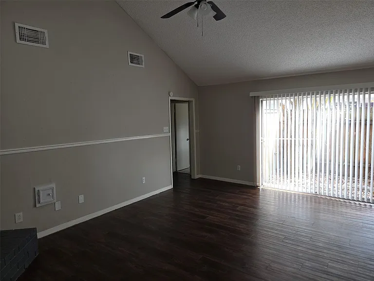6303 Gladewell Dr — Photo 6