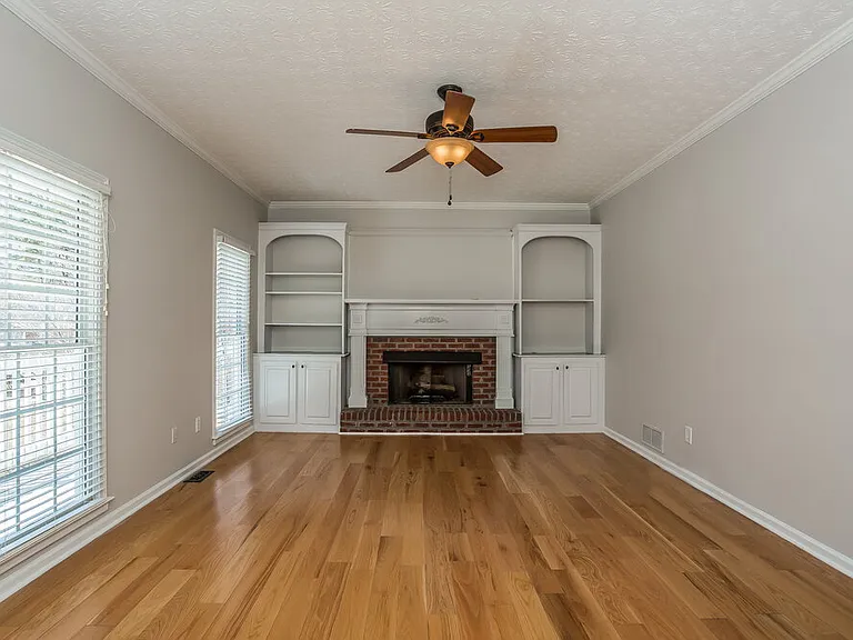 374 Nantucket Way — Photo 4