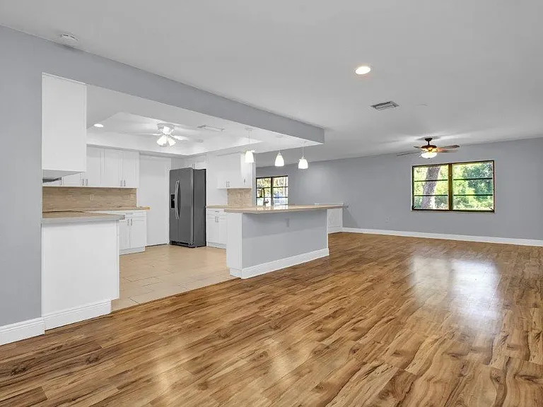 13540 Sedgwick Ave — Photo 9