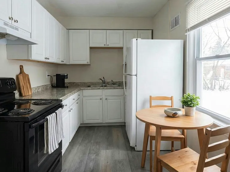 445 Plaza Ave #1 — Photo 1