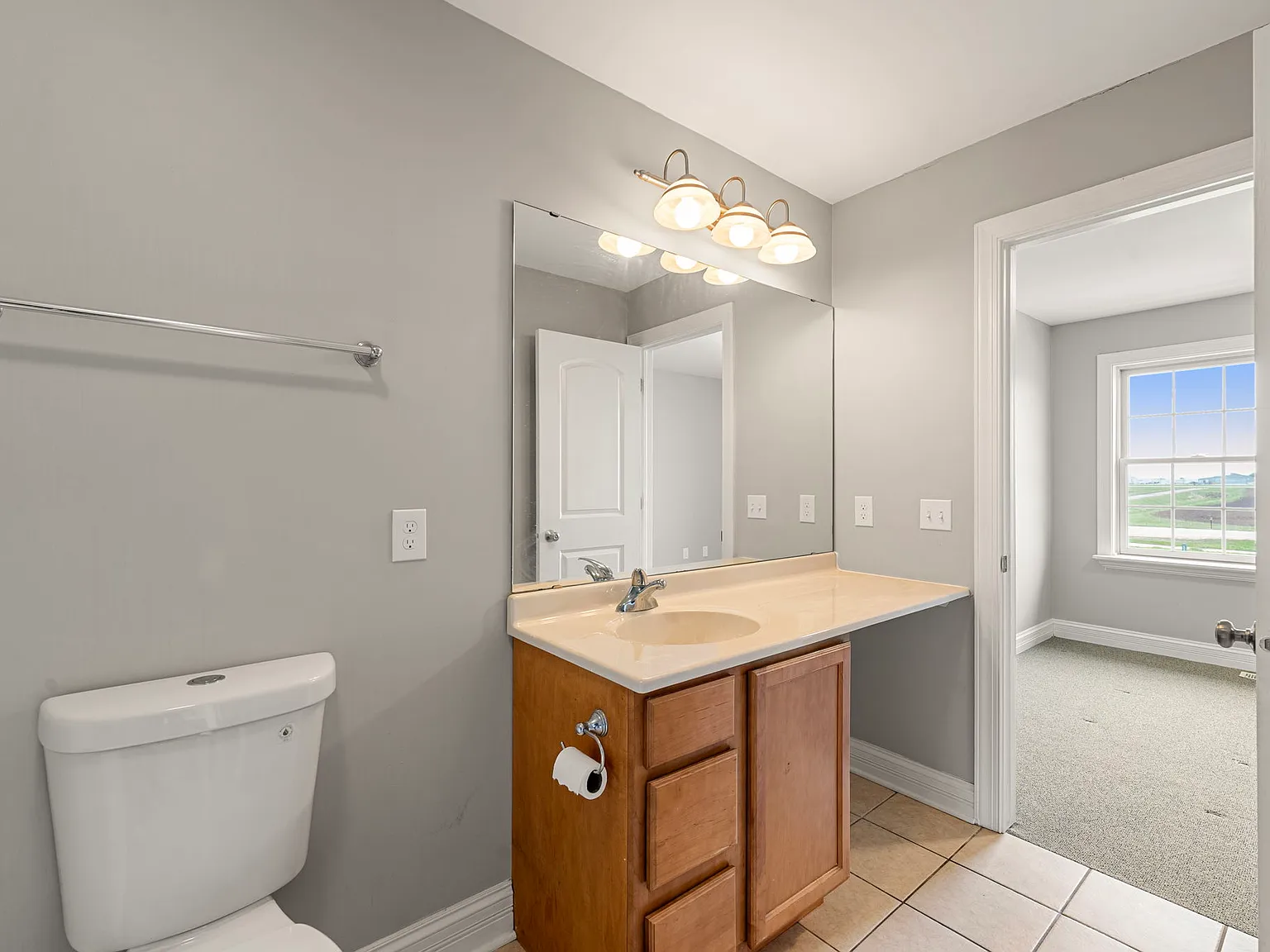 412 N Grainger Ln — Photo 4