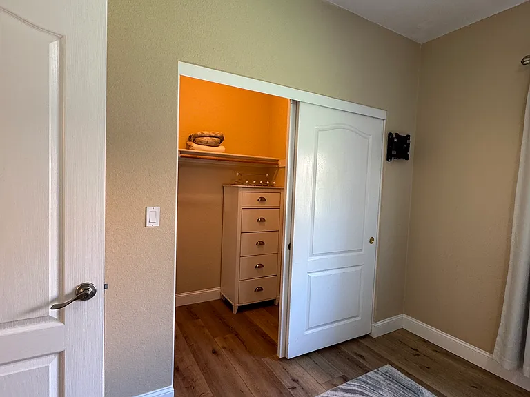 1370 Kerslake Cir — Photo 32