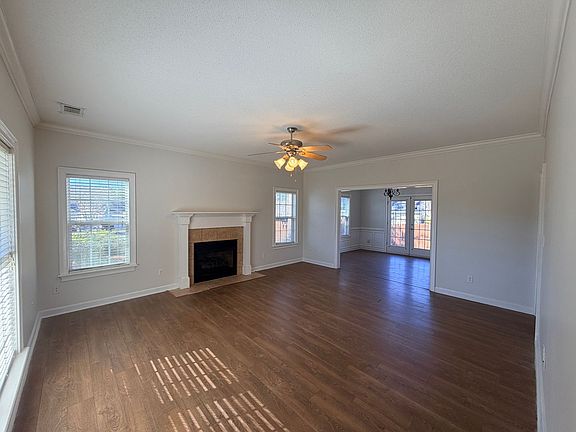 5th image of 4207 Broughton St