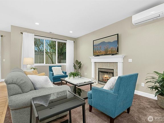 4th image of 16116 35th Park SE