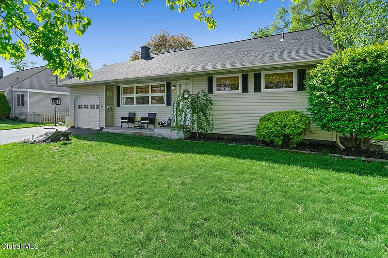 3rd image of 33 Terry Avenue
