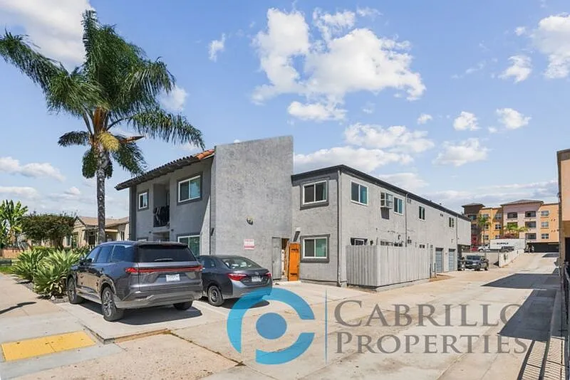 2 bed, 2.0 bath, 800 sqft, $2,495 — Photo 2