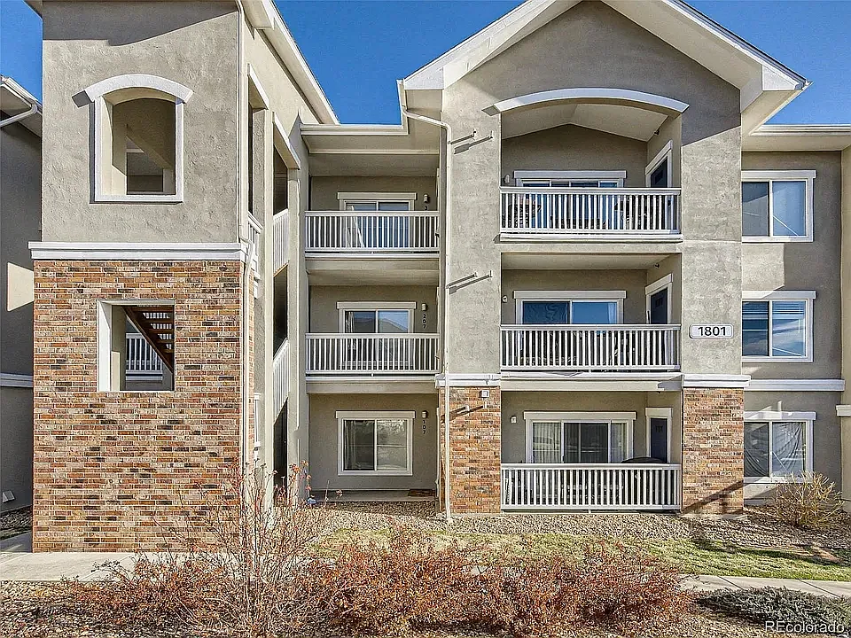 Building Photo - 1801 S Dunkirk St #207