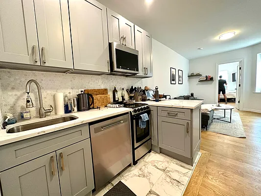 Rented by J PRESTON AND ASSOCIATES INC | media 8