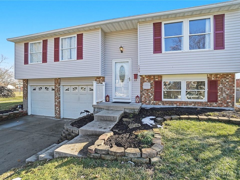 1st image of 129 Lexington Farm Rd