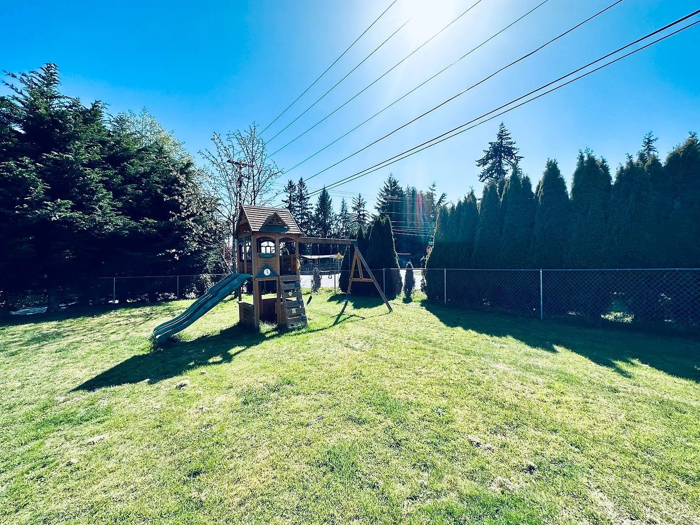 Beautiful 3 Beds, 2 Baths, home! — Photo 2