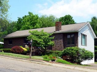 918 Oak Hill Ave, Endicott, NY 13760