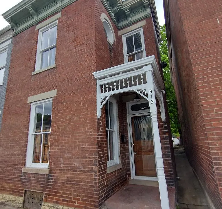 Walnut St