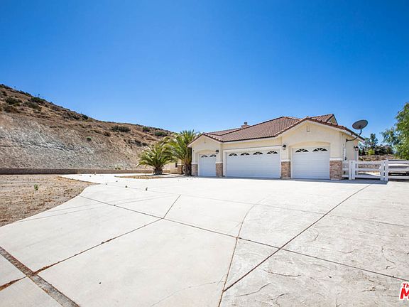 4th image of 2302 Malia Ct