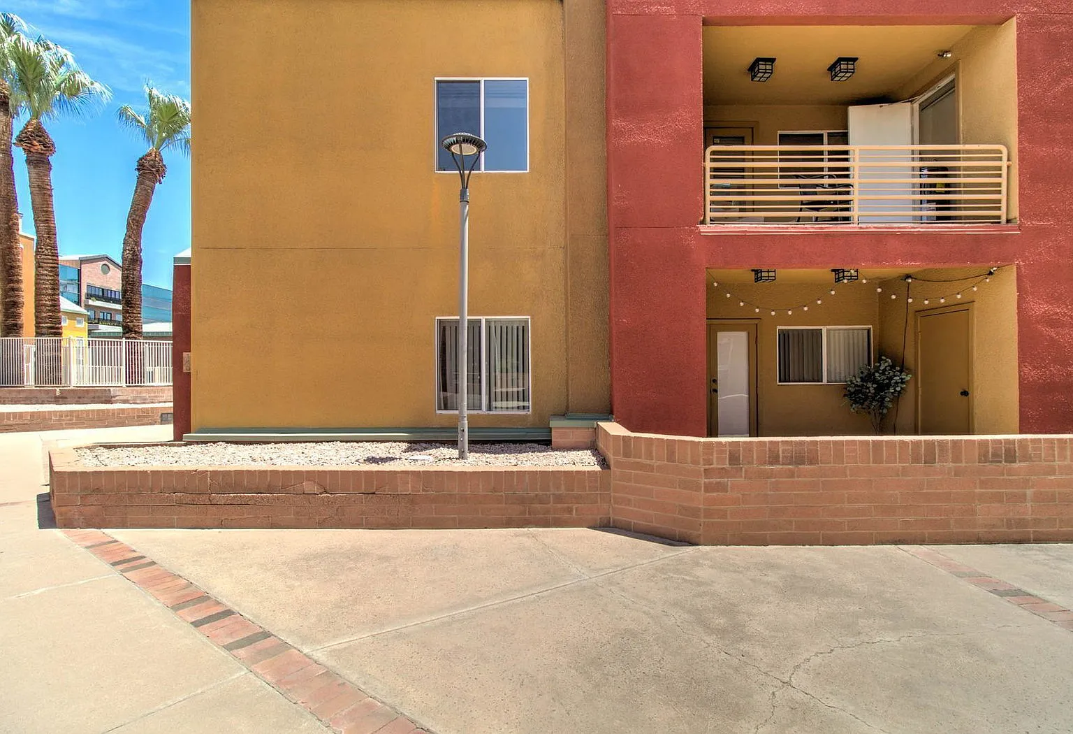 2 bed, 2.0 bath, 1095 sqft, $2,000 — Photo 3