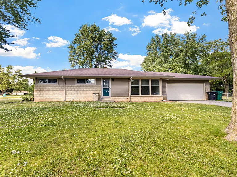 N58W18330 Juniper Ln — Photo 1