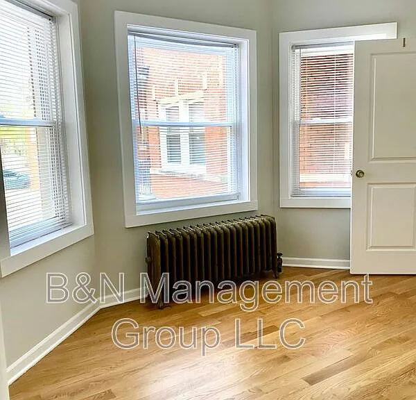 1059 W Dakin St #3 — Photo 10