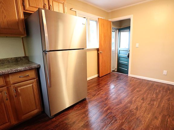 4th image of 298 Oaklawn Dr