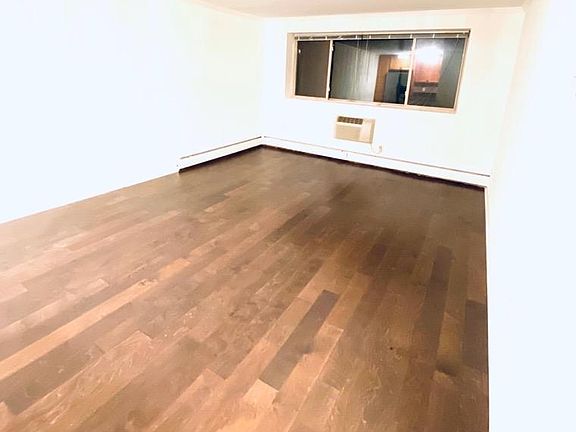 5th image of 3120 Hennepin Ave Unit 307