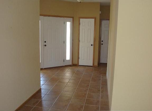 4th image of 1042 Woodland Dr