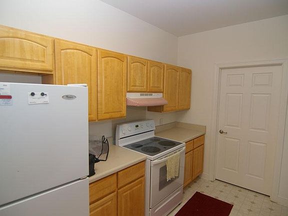 2nd image of 1946-202 Tara Ct