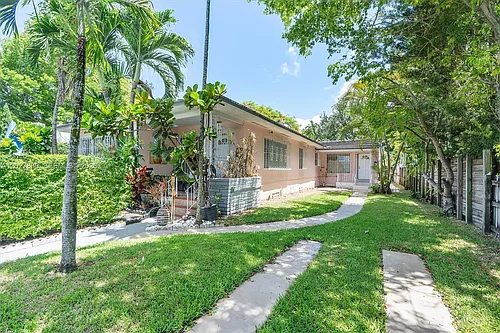 1612 SW 23rd St #1612 Photo 1