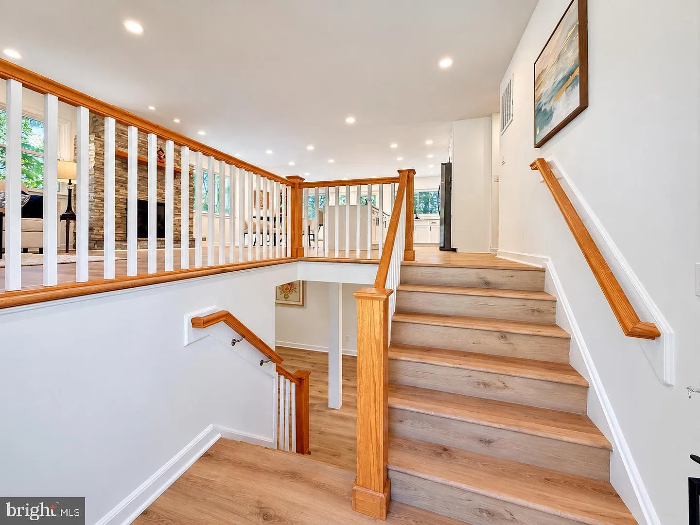 6 bed, 3.0 bath, 2790 sqft, $5,200 — Photo 3