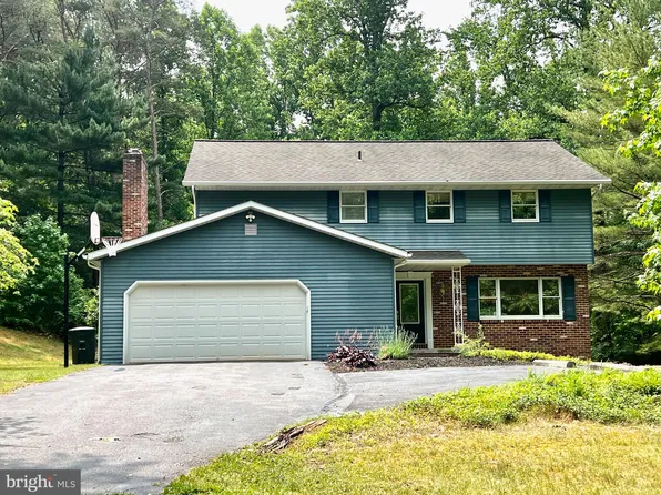 94 Whispering Pines Ln, Birdsboro, PA 19508