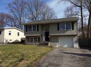 422 Gifford Rd, Schenectady, NY 12304