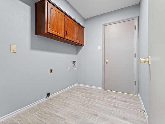 5th image of 602 Cardinal Dr