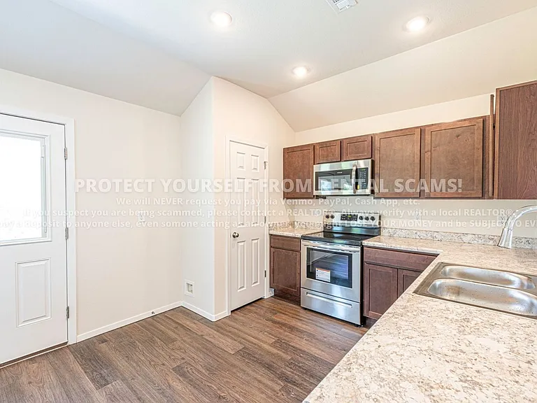 968 S Brambling Ln — Photo 6
