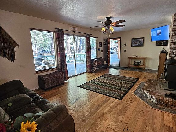 3rd image of 35471 Redwood Dr