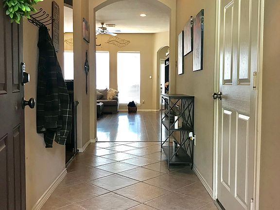 High ceilings and arches 