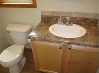 3000 Bloomington Rd, Bayview Garde, IL 61611