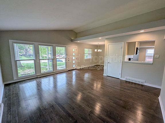 5th image of 1146 Swarthmore Ln