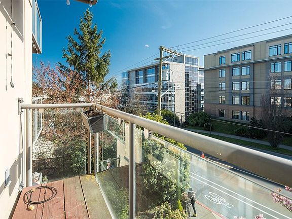 3rd image of 356 Gorge Rd E #303