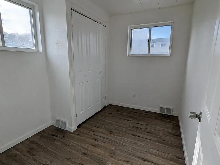 1220 Hollywood St — Photo 12