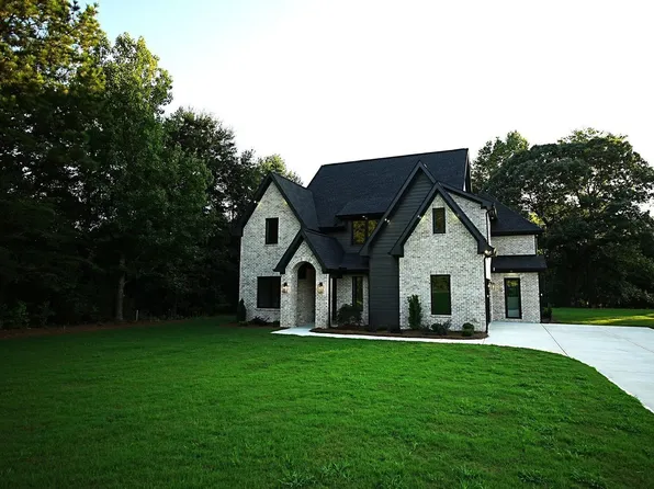 6220 Blackjack Rd, Flowery Branch, GA 30542