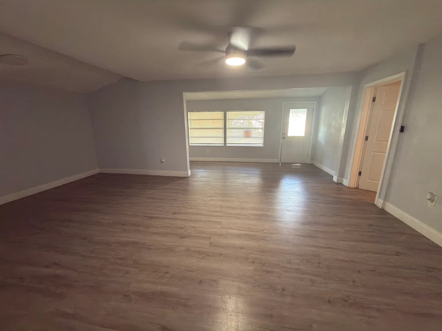 4 bed, 1690 sqft, $2,562 — Photo 3
