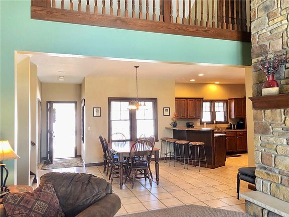 3rd image of 8446 Highlands Dr