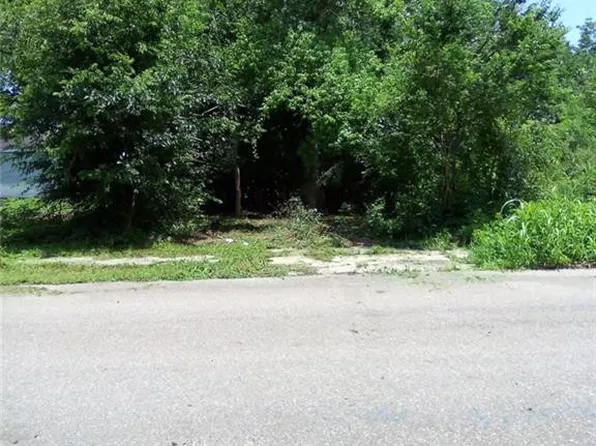 2027 Benton St, New Orleans, LA 70117