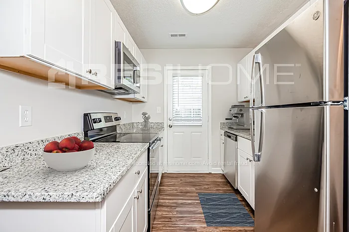 4 bed, 2.0 bath, 1209 sqft, $1,795 — Photo 2