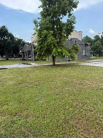 8 bed, 3.0 bath, 3360 sqft, $3,500 — Photo 2