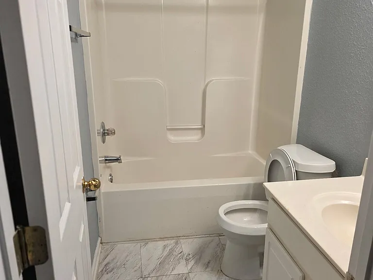 321 Brookview Dr — Photo 10