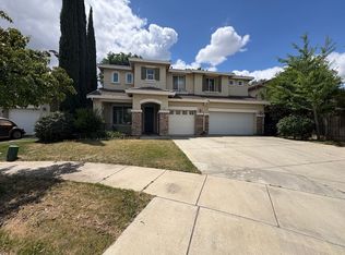 3047 W Harold Ct, Visalia, CA 93291
